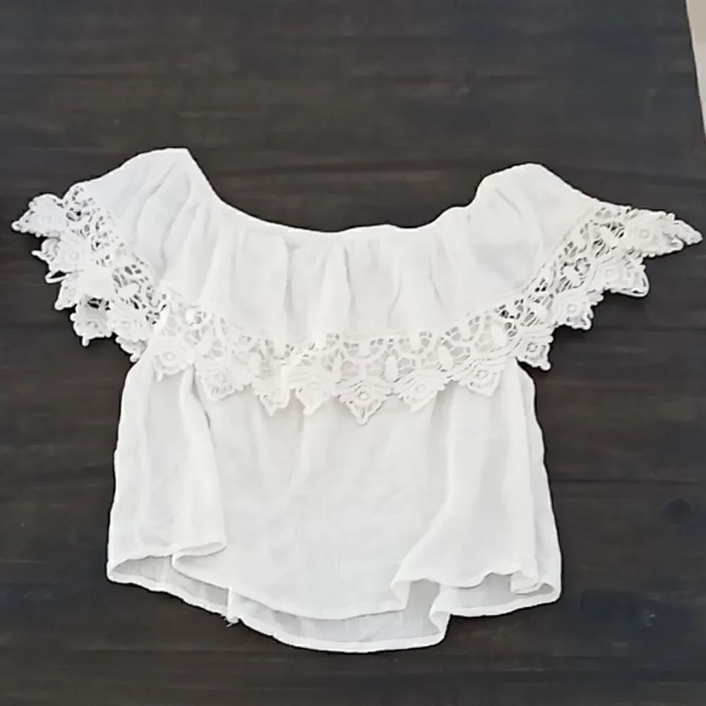 Ambiance size small top off the shoulders